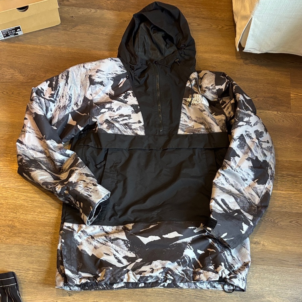 Men's North Face Black and Gray Camouflage Jacket